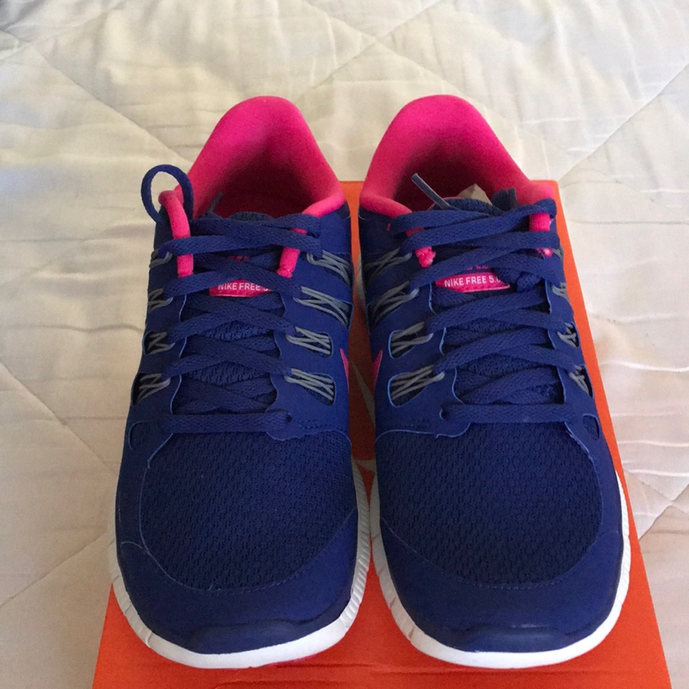 NIB NIke Free 5.0 Running Shoes Size 7.5